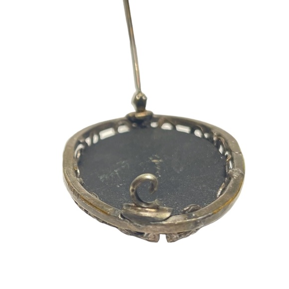 Vintage Cameo Brooch Pin Glass Faceted Black Oval Goldtone Setting C-Clasp - Picture 2 of 5